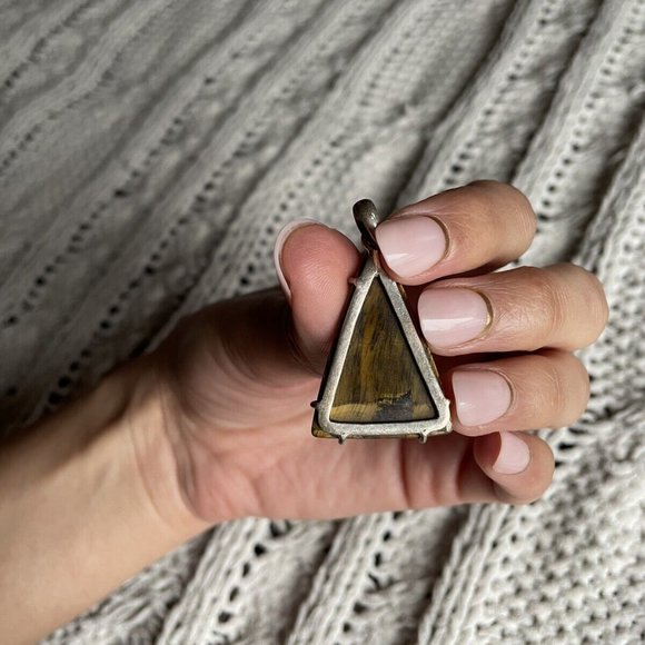 Artisian handmade tiger's eye necklace and stearling silver outline - Picture 3 of 5